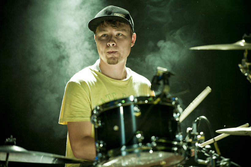 Schlagzeuger am Drumset